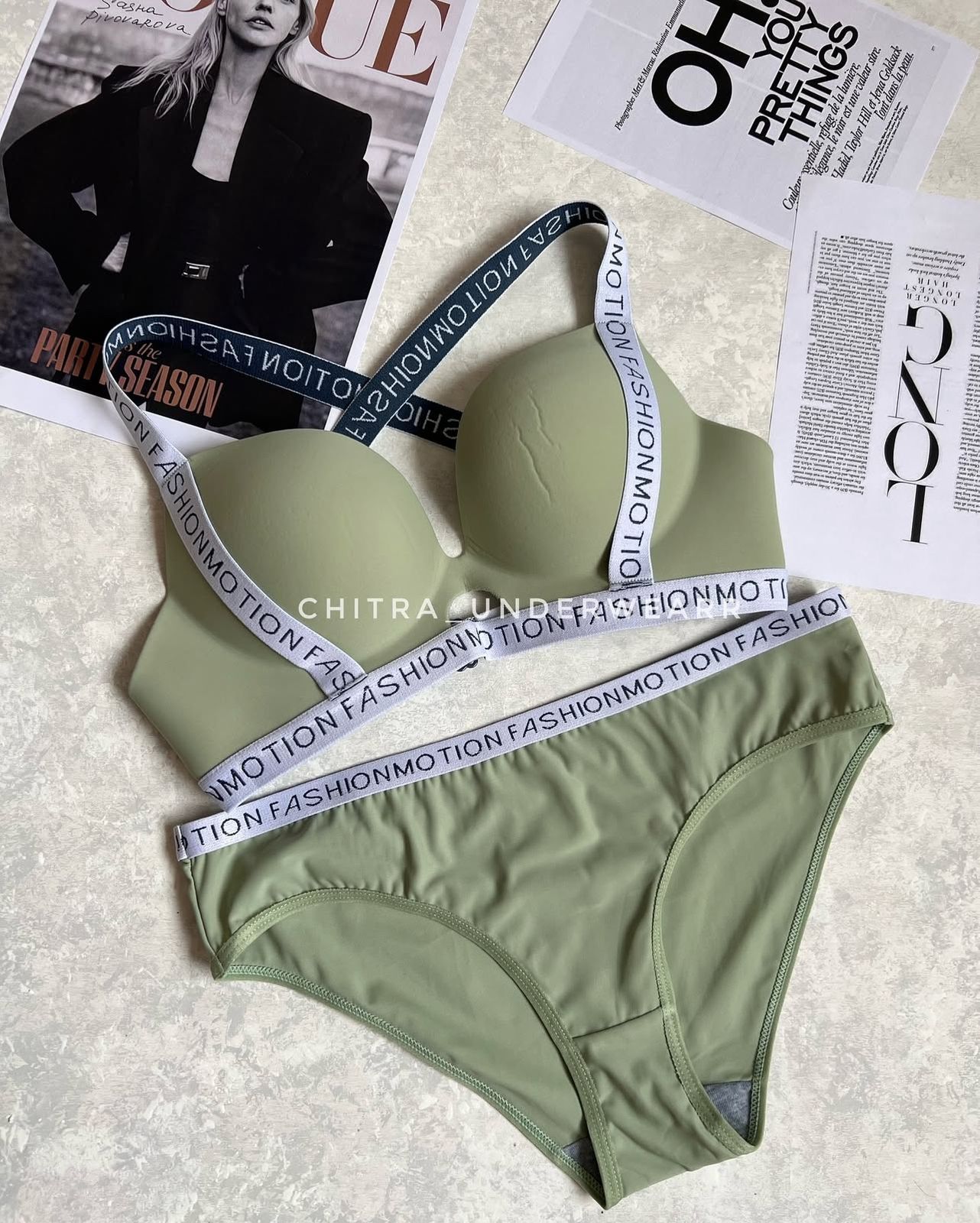 2pcs Women's Non-Underwire Letter Strap Bra and Panty set